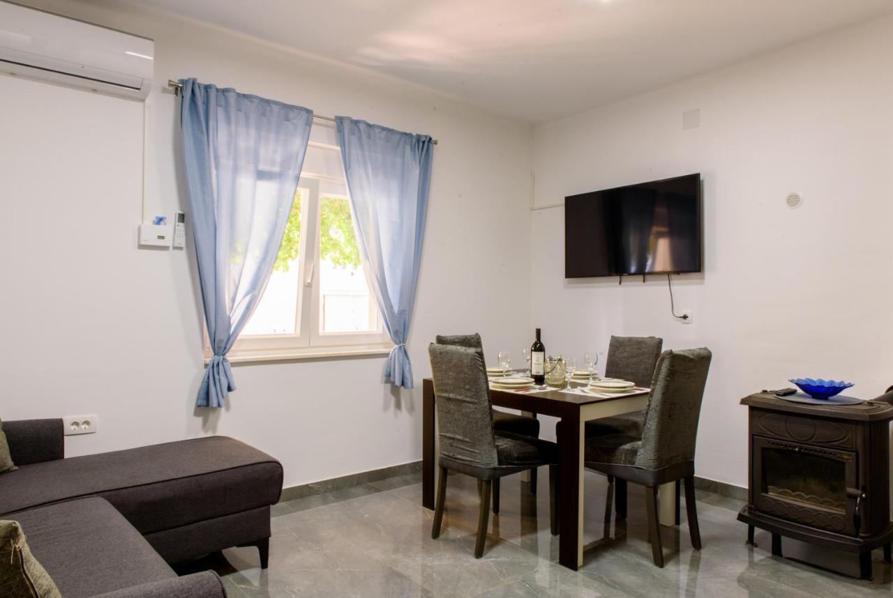 Apartman Lu イェセニツェ エクステリア 写真
